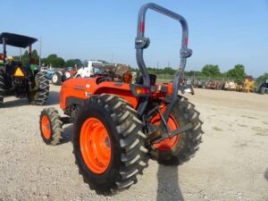 LOT 6090 KUBOTA L4600 TRACTOR 4X4 