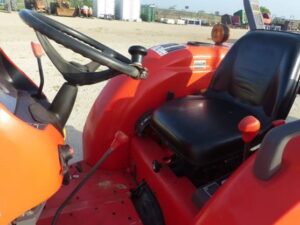 LOT 6090 KUBOTA L4600 TRACTOR 4X4 