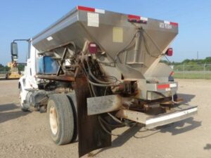 LOT 6093 2005 INTERNATIONAL 8600 4X2 FERTILIZER SPREADTRUCK 