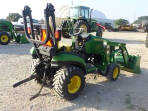 LOT 6097 JD 1026R TRACTOR WITH JD H120 LOADER 