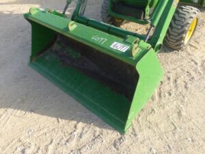 LOT 6097 JD 1026R TRACTOR WITH JD H120 LOADER 