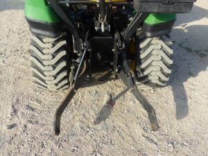 LOT 6097 JD 1026R TRACTOR WITH JD H120 LOADER 