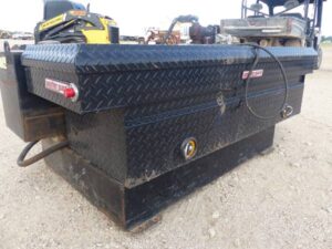 LOT 6114 DIAMOND PLATE TOOL BOX 