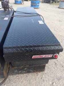 LOT 6114 DIAMOND PLATE TOOL BOX 