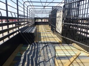 LOT 6130 2009 CIRCLE W 42X8 LIVESTOCK TRAILER 9A