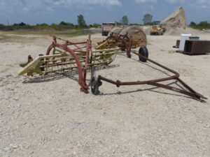 LOT 6146 2 NEW HOLLAND RAKES WITH PONY BAR 