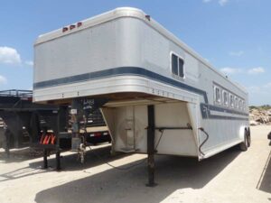 LOT 6148 1984 FEATHERLITE 6 HORSE TRAILER 