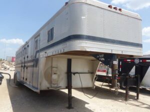 LOT 6148 1984 FEATHERLITE 6 HORSE TRAILER 