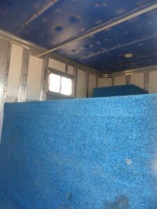 LOT 6148 1984 FEATHERLITE 6 HORSE TRAILER 