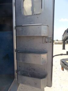 LOT 6148 1984 FEATHERLITE 6 HORSE TRAILER 