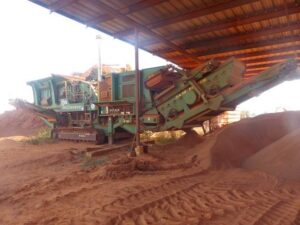 LOT 6205 2012 MCCLOSKEY I44R IMPACT CRUSHER 
