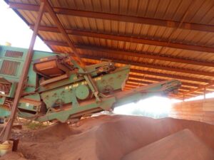 LOT 6205 2012 MCCLOSKEY I44R IMPACT CRUSHER 