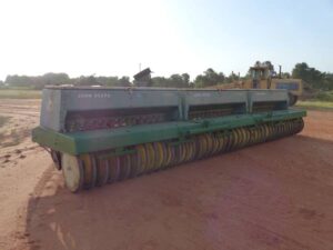 LOT 6207 JOHN DEERE 9300 GRAIN DRILL WITH DOUBLE DISC OPENER 