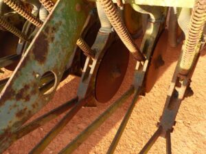LOT 6207 JOHN DEERE 9300 GRAIN DRILL WITH DOUBLE DISC OPENER 
