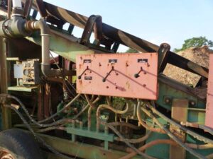 LOT 6209 BISON 3 WAY POWER SCREEN WITH HAMMER MILL 