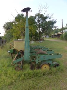 LOT 6211 JOHN DEERE 6 ROW 30" FIXED PLANTER 