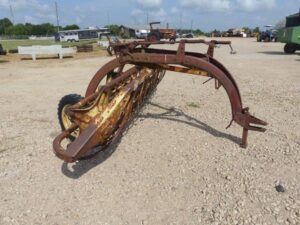 LOT 6213 NEW HOLLAND 258 HAY RAKE 