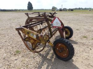 LOT 6213 NEW HOLLAND 258 HAY RAKE 