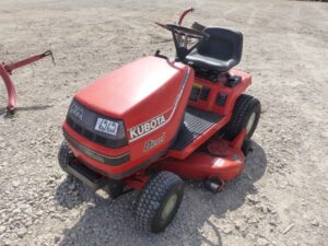 LOT 6262 KUBOTA T1600 DIESEL RIDING LAWN MOWER 