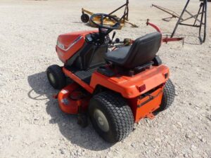 LOT 6262 KUBOTA T1600 DIESEL RIDING LAWN MOWER 