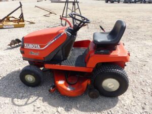 LOT 6262 KUBOTA T1600 DIESEL RIDING LAWN MOWER 