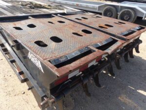 LOT 6332 2020 LAMAR 39X102 GN TRAILER 