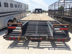 LOT 6336 TOP HAT 30 FT GN FLATBED TRAILER 