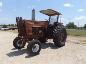 LOT 6337 IH FARMALL 966 TRACTOR 