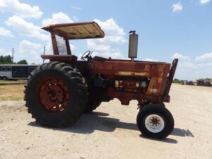 LOT 6337 IH FARMALL 966 TRACTOR 