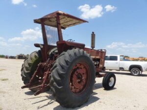 LOT 6337 IH FARMALL 966 TRACTOR 