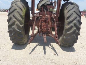 LOT 6337 IH FARMALL 966 TRACTOR