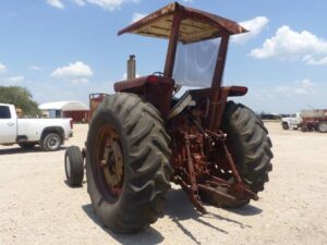 LOT 6337 IH FARMALL 966 TRACTOR 