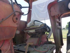 LOT 6337 IH FARMALL 966 TRACTOR 