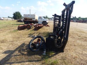 LOT 6340 HEADACHE RACK WITH HYDRAULIC DRIVEN TRASH PUMP 